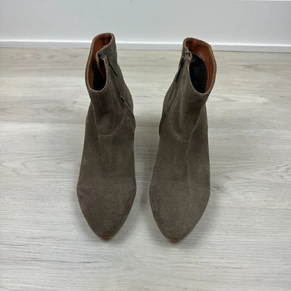 Aquatalia new without